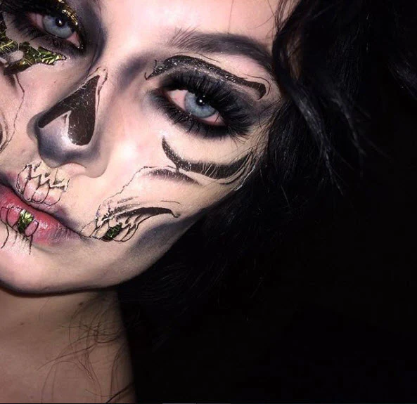 Metallic Gold Skull Costume Tattoo - Image 2