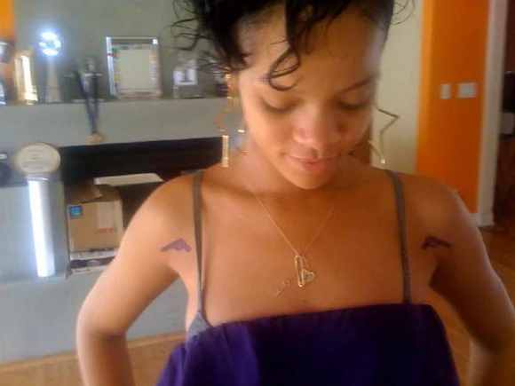 Rihanna - Revolver Tattoo - Image 4