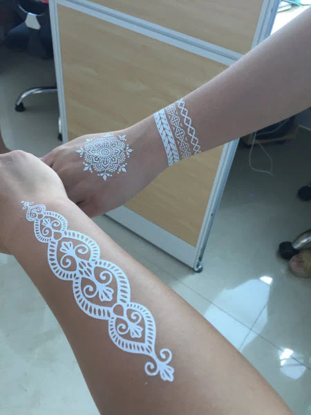 White Lace Henna Style Tattoo - Image 4